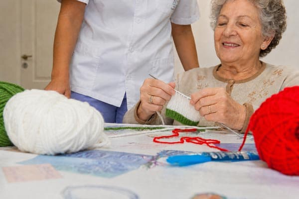 Taller de manualidades en el centro de día Bo-Lar de Vigo