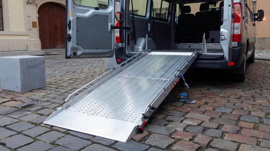 Vehículo de transporte adaptado del centro de día Bo-Lar de Vigo